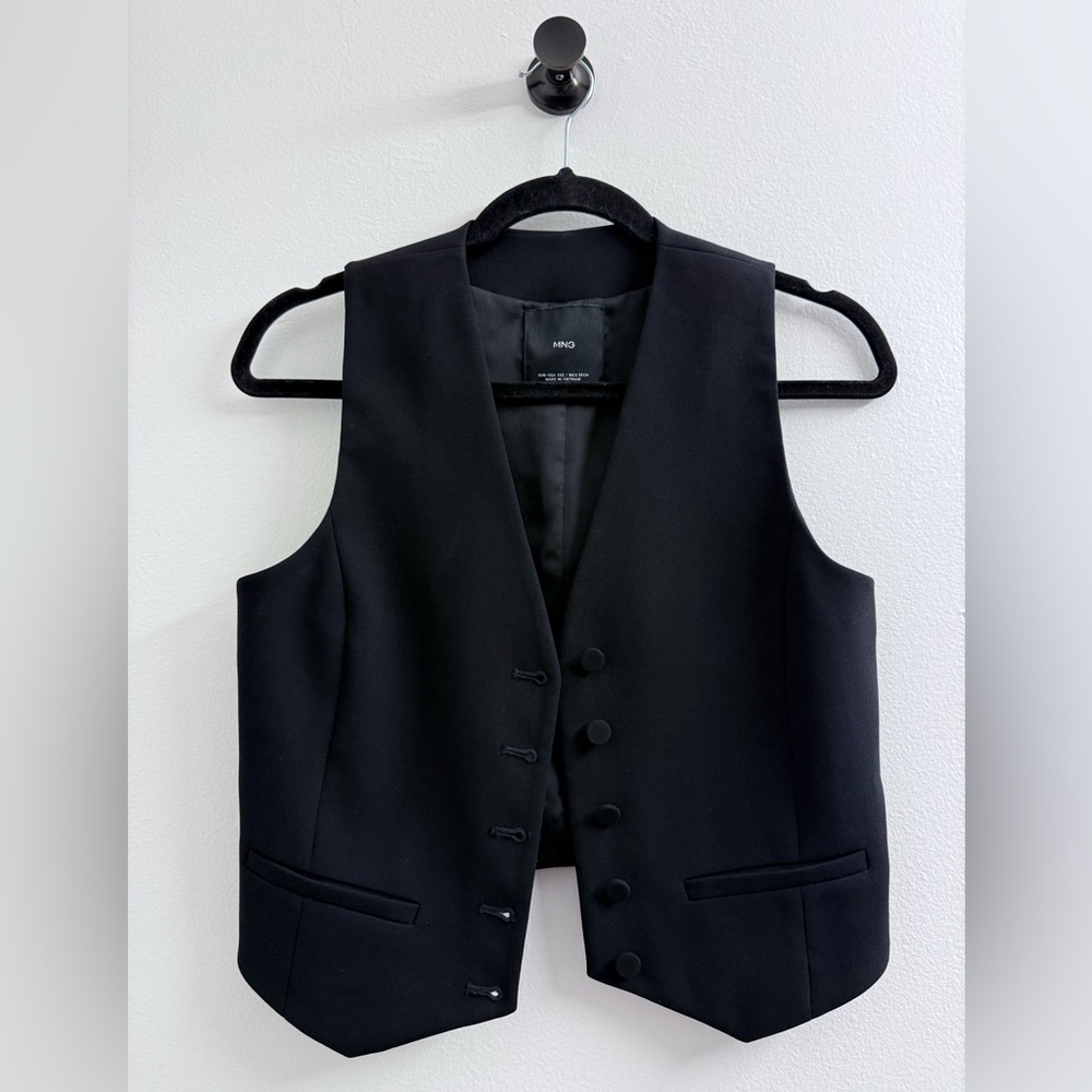 MNG Black crop top Blazer